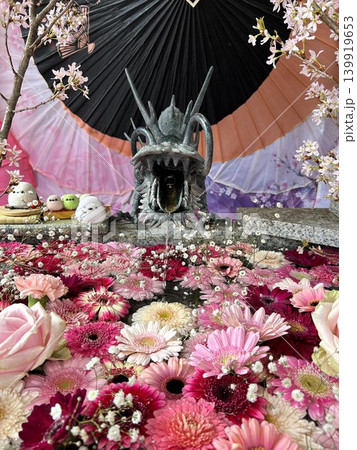 花に囲まれ 花に囲まれ 139919653