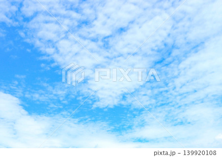 青空と白い雲・背景素材 青空と白い雲・背景素材 139920108