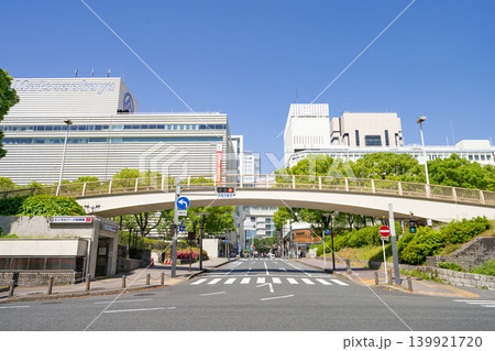 名古屋市中区 栄 瓦町久屋東交差点からエンゼルブリッジと松坂屋名古屋店を望む 名古屋市中区 栄 瓦町久屋東交差点からエンゼルブリッジと松坂屋名古屋店を望む 139921720