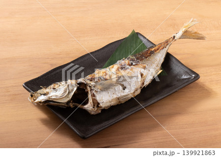 ［長崎県産］真あじ　塩焼き（天然） 139921863
