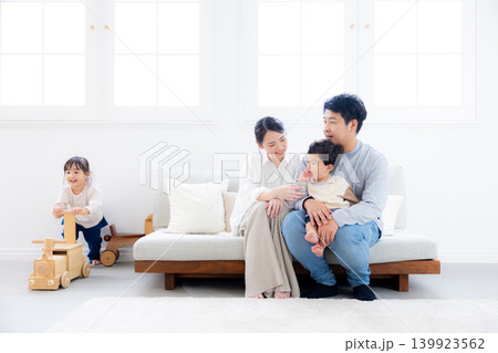 4人家族 4人家族 139923562