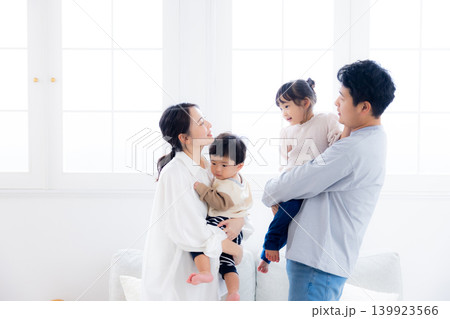 4人家族 4人家族 139923566