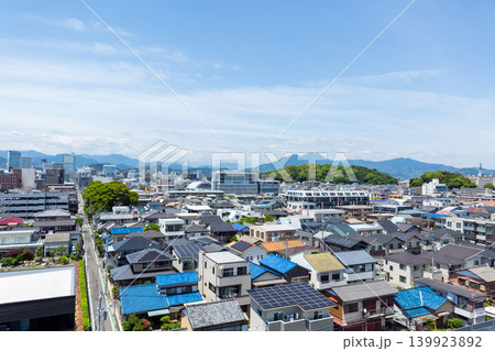 静岡市駿河区の市街地風景 139923892