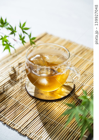 冷たい麦茶 139927048