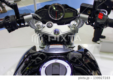 フルカウルバイクのメーターパネル フルカウルバイクのメーターパネル 139927283