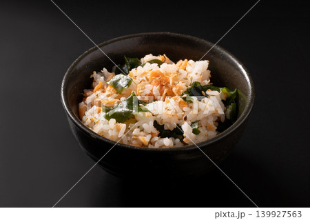 鮭 わかめごはん 鮭 わかめごはん 139927563