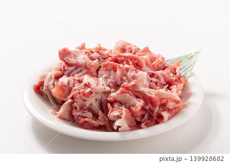 ［オーストラリア産　牛肉］　小間切り落とし（炒め　焼肉用） 139928682