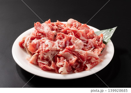 ［オーストラリア産　牛肉］　小間切り落とし（炒め　焼肉用） 139928685