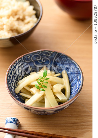 山うどの酢味噌和え 山うどの酢味噌和え 139928787