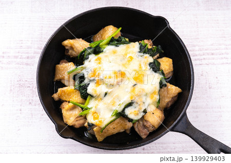 鶏肉とほうれん草のチーズ焼き 鶏肉とほうれん草のチーズ焼き 139929403