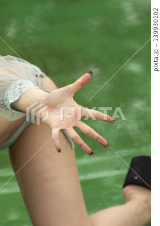 女性の手のひら 女性の手のひら 139930102