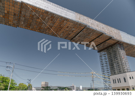 高架橋 足場 工事現場 都市インフラ 高速道路 建設中 橋梁工事 建築構造物 高架橋 足場 工事現場 都市インフラ 高速道路 建設中 橋梁工事 建築構造物 139930693