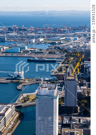 横浜ランドマークタワーから望む横浜港と山下公園・本牧埠頭の眺望 横浜ランドマークタワーから望む横浜港と山下公園・本牧埠頭の眺望 139931528