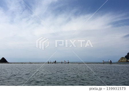 海を渡る人たち 海を渡る人たち 139931573