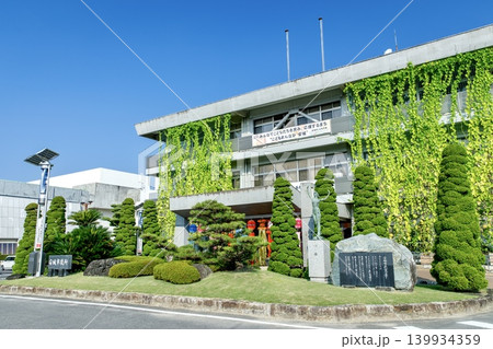 安城市、安城市役所の市庁舎(七夕飾りあり) 安城市、安城市役所の市庁舎(七夕飾りあり) 139934359