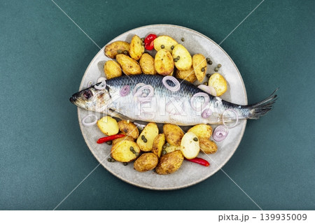 Traditional Salted Herring with Oven Roasted Potatoes 139935009
