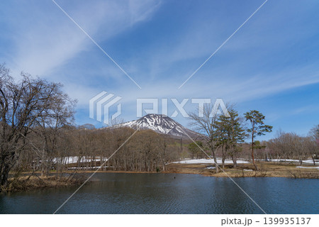 雪解けの岩木山03 雪解けの岩木山03 139935137
