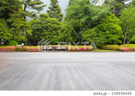 公園のベンチ 139936449