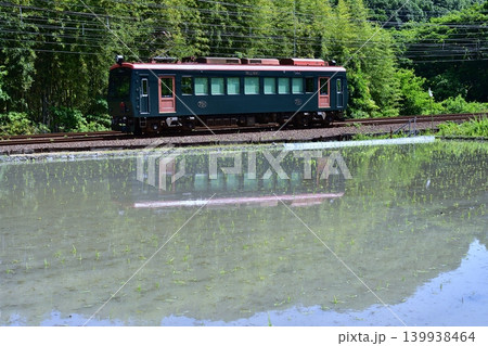 鉄道 列車 京都 洛北 叡山 電鉄 八瀬 水田 田んぼ 水鏡 反射 初夏 鉄道 列車 京都 洛北 叡山 電鉄 八瀬 水田 田んぼ 水鏡 反射 初夏 139938464