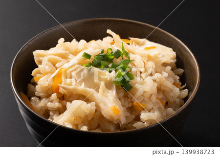 白舞茸 炊き込みご飯 白舞茸 炊き込みご飯 139938723