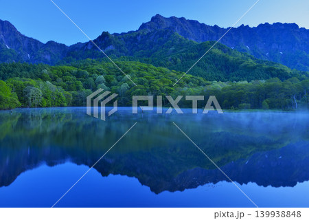 戸隠山と鏡池 139938848