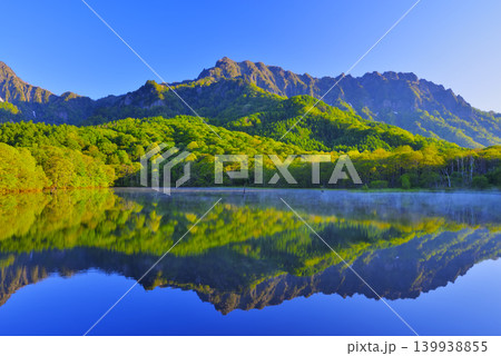 戸隠山と鏡池 戸隠山と鏡池 139938855