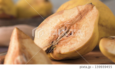 Marmalade in a ceramic bowl 139939455