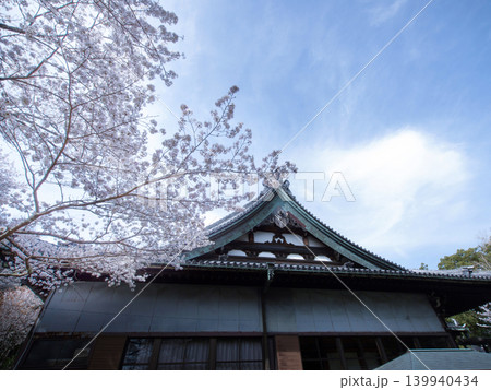 桜と浄国寺 139940434
