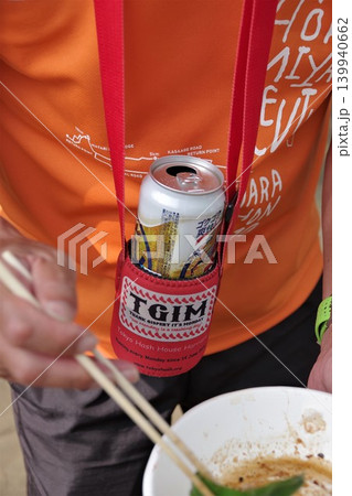 首掛け式かんホルダー1 首掛け式かんホルダー1 139940662