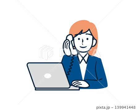 PCを開いて電話で話しながら対応する女性 139941448