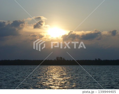 モルディブの夕暮れ 139944405