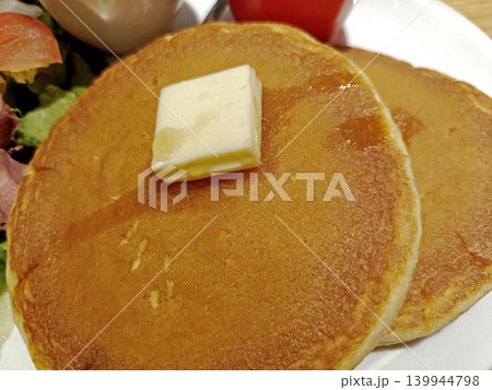 オーソドックスなホットケーキ 139944798