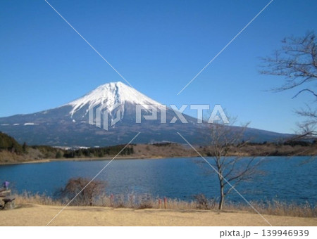 静岡県、田貫湖からの「富士山」 静岡県、田貫湖からの「富士山」 139946939