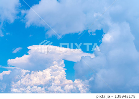 【夏素材】蝶ヶ岳山頂から見た夏のダイナミックな入道雲と青空【長野県】 【夏素材】蝶ヶ岳山頂から見た夏のダイナミックな入道雲と青空【長野県】 139948179