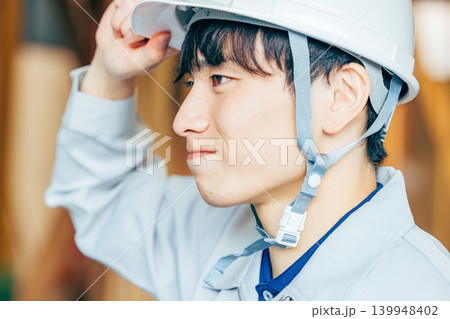 作業服の男性 作業服の男性 139948402