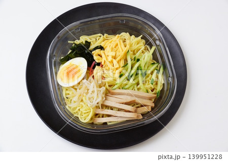 コンビニ冷やし中華 139951228