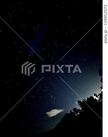 日本一の星空で知られる阿智村の満天の夜空 139952072