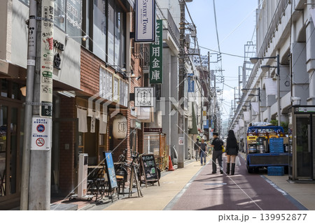 学芸大学駅前商店街の飲食店街 学芸大学駅前商店街の飲食店街 139952877