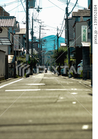 日本の住宅街と電線 写真 urban street 日本の住宅街と電線 写真 urban street 139952884
