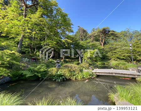 栃木県 日光山輪王寺 逍遥園の青空と日本庭園の美しい風景 栃木県 日光山輪王寺 逍遥園の青空と日本庭園の美しい風景 139953121
