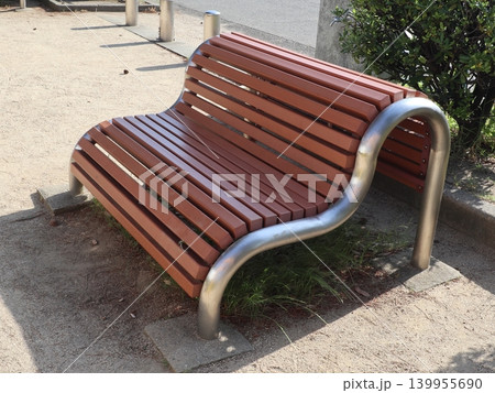 日本の公園の健康器具 背のばしベンチ 日本の公園の健康器具 背のばしベンチ 139955690