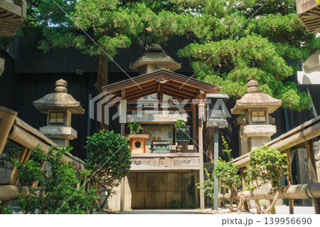 京都、瑞泉寺の豊臣秀次と一族の墓 139956690