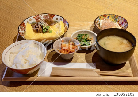 ふわふわのだし巻き卵の定食 ふわふわのだし巻き卵の定食 139958105