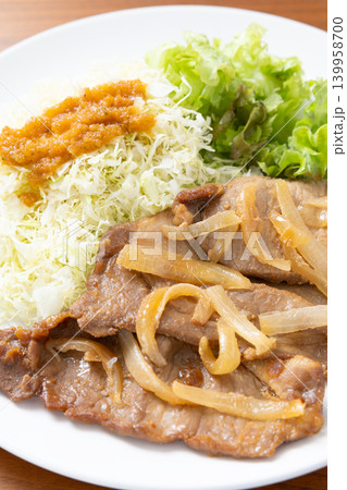 おいしい豚肉しょうが焼き 139958700