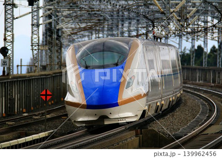 『つながる東北号・つながる北陸号』東北新幹線・那須塩原駅を征く… 北陸新幹線【E7系】 『つながる東北号・つながる北陸号』東北新幹線・那須塩原駅を征く… 北陸新幹線【E7系】 139962456