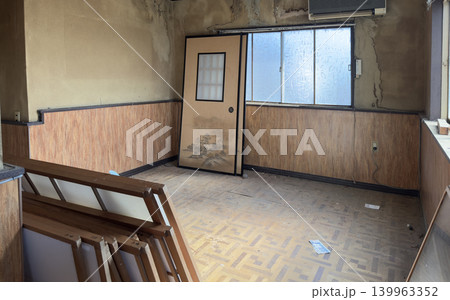 家じまい家解体現場 昭和の木造古民家部屋 139963352