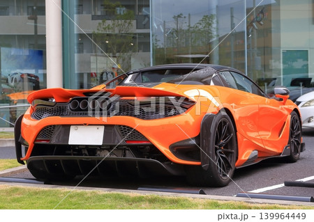 イギリス製の高級スポーツカー イギリス製の高級スポーツカー 139964449