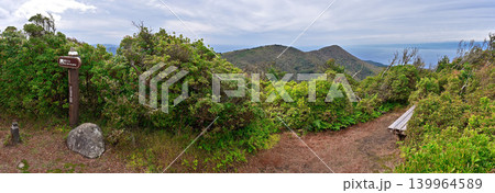 伊豆半島　伊豆山稜線歩道の魂ノ山山頂より望むミソウ台　パノラマ 139964589