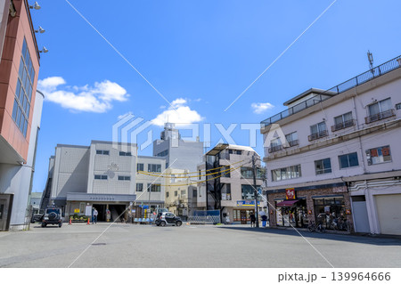 小机駅前バスロータリーの都市風景 139964666