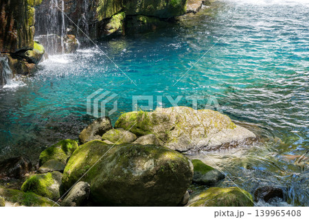 新緑の頃菊池渓谷の美しい風景 139965408